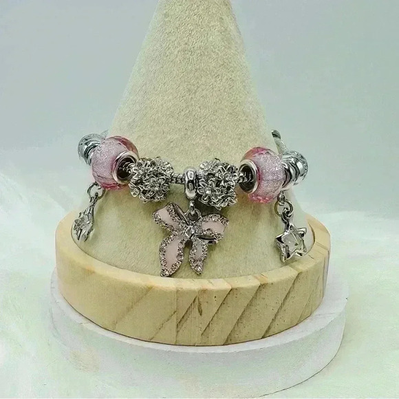 Cute Silvery and Pink Bow Charm Bracelet With Rhinestone - Picture 4 of 5